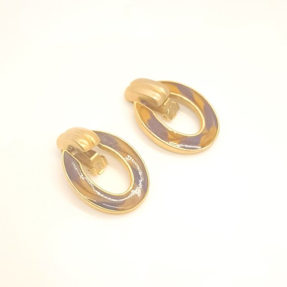 Vintage Inlaid Door Knocker Earrings. Gold and Brown Swirl Clip On Made in USA - Picture 4 of 4